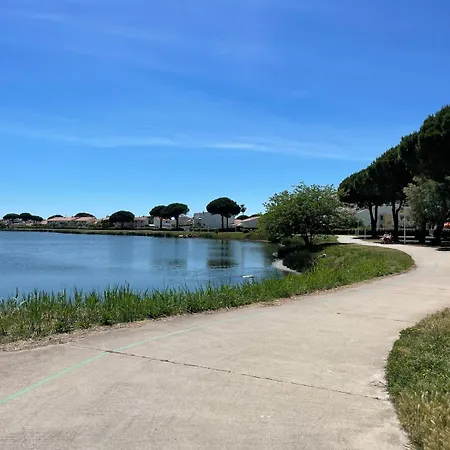 Les Rives Du Port Camargue *