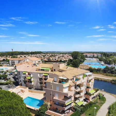 Les Rives Du Port Camargue