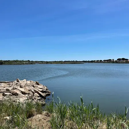 Les Rives Du Port Camargue Apartamento *